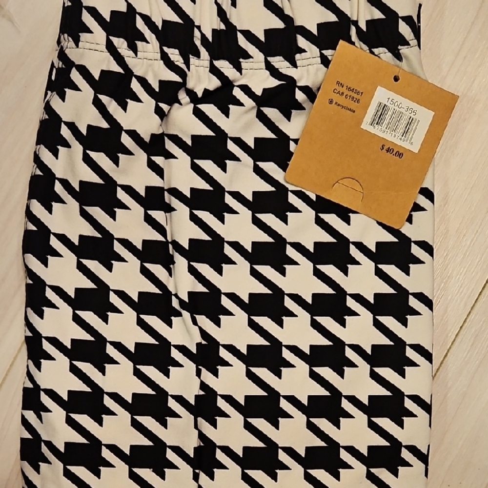 Women's Black & White Houndstooth Leggings